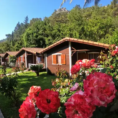 Canada Hotel & Bungalows