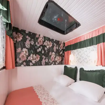 Mona Glamping Caravan Suites