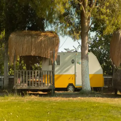 Mona Glamping Caravan Suites