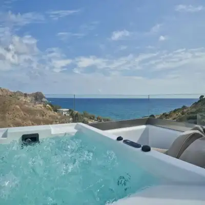 Volcano Luxury Suites Milos - Adults Only