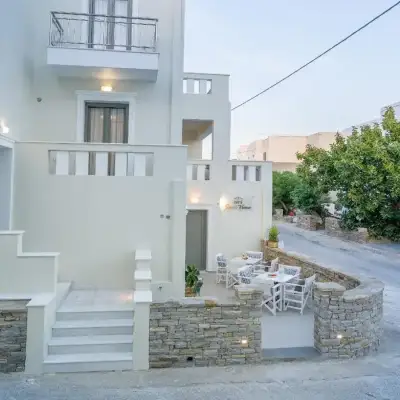 Sweet Home Naxos