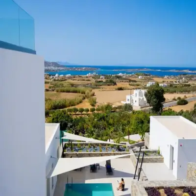 Kouros Blanc Resort & Suites