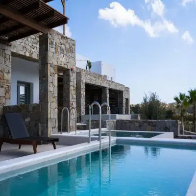 Kouros Blanc Resort & Suites