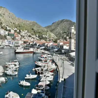 Douskos Port House