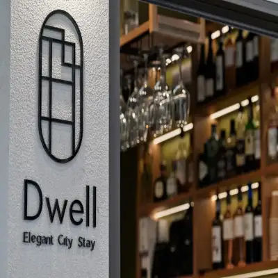 DWELL - Elegant City Stay