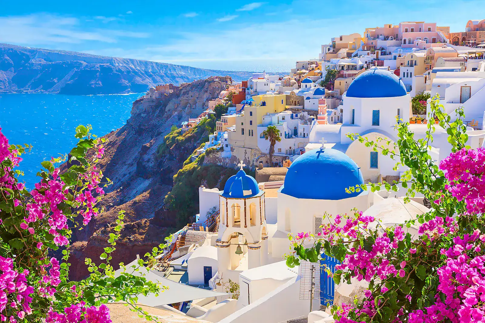 Santorini: Efsanevi Güzelliğin Adası, Gezi ve Konaklama Önerileri