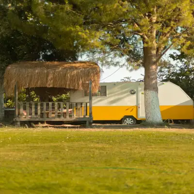 Mona Glamping Caravan Suites