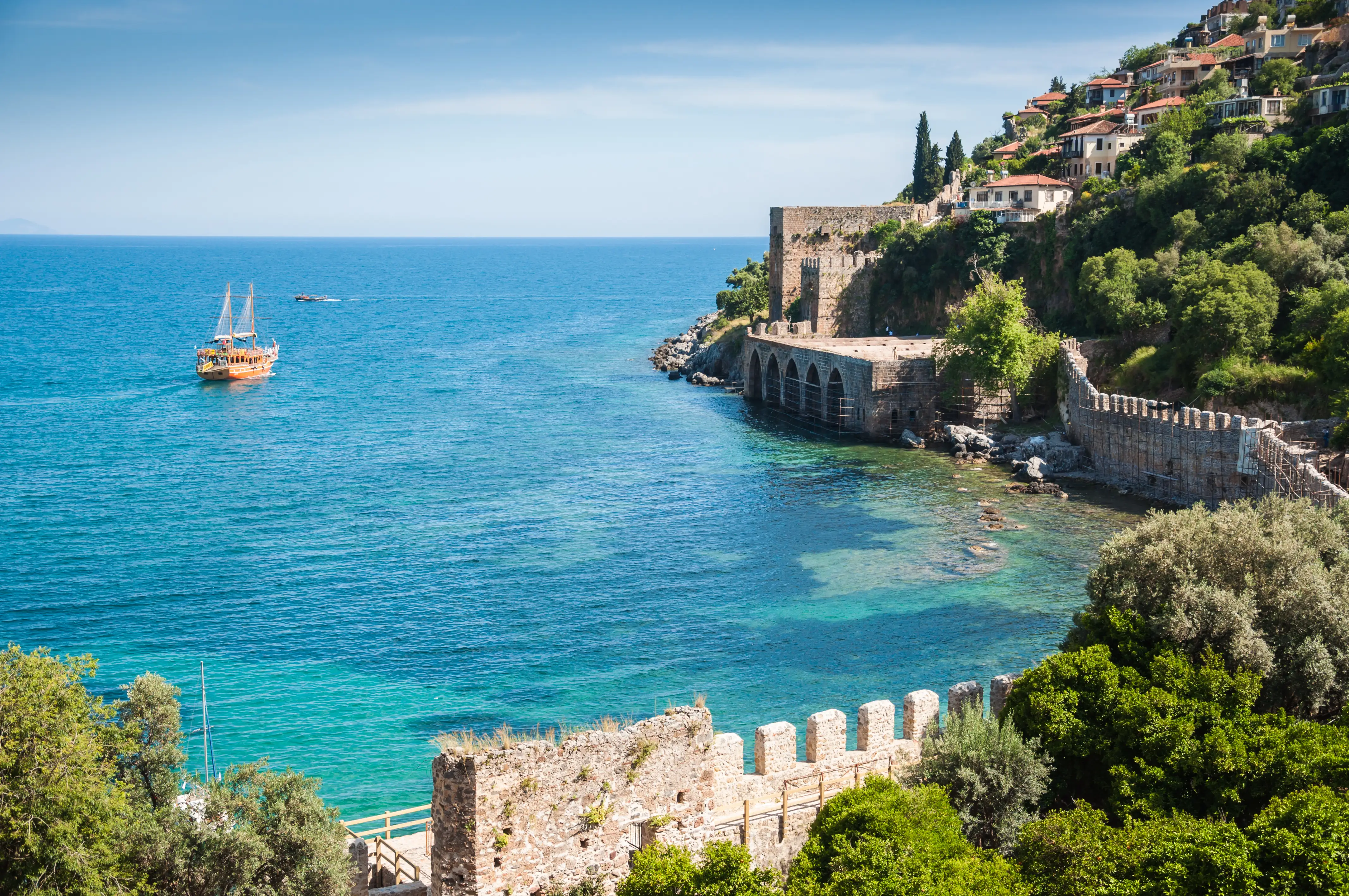 Alanya Sonbahar’da Gidilebilecek ve Denize Girilebilecek Sıcak Yerler