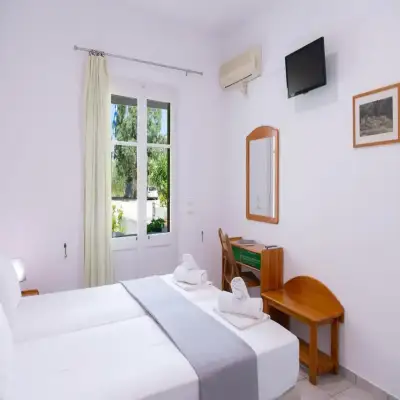 Morpheas Pension Rooms & Apartments