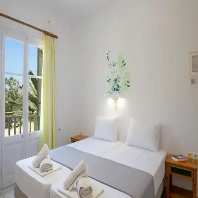 Morpheas Pension Rooms & Apartments