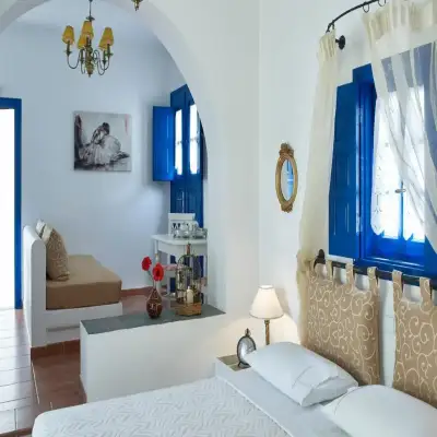 Folegandros Apartments