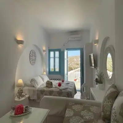 Folegandros Apartments