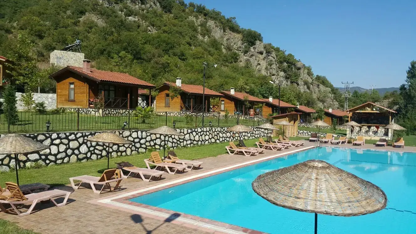 Bağdat Resort Otel - Kütük Evler, Karamürsel