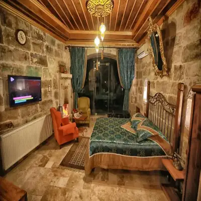 Travellers Cave Hotel