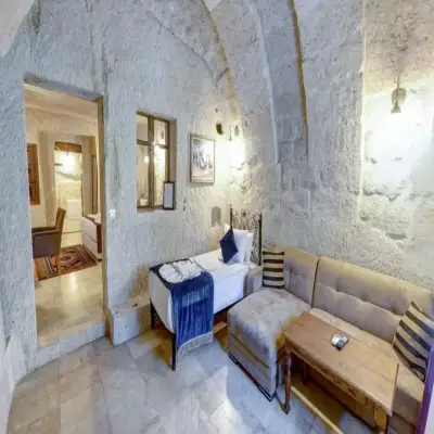 Elegance Cave Suites