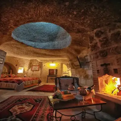 Travellers Cave Hotel