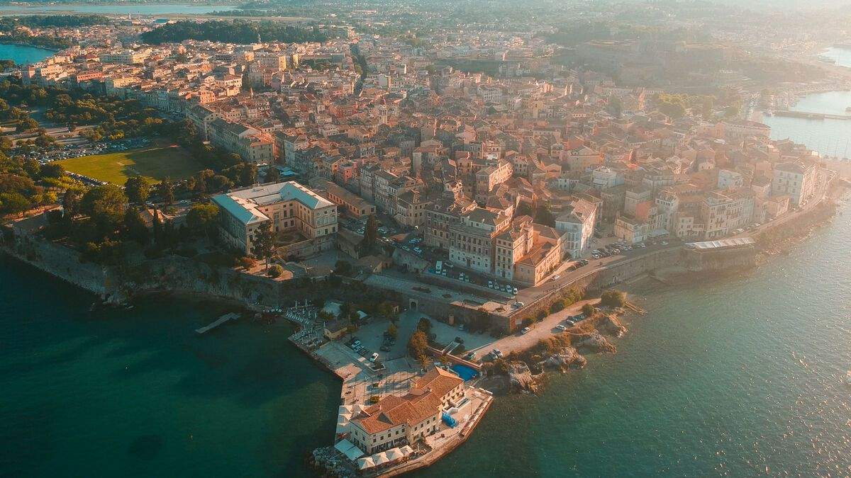 Korfu’nun Eski Şehir Merkezini Keşfedin (Kerkyra)